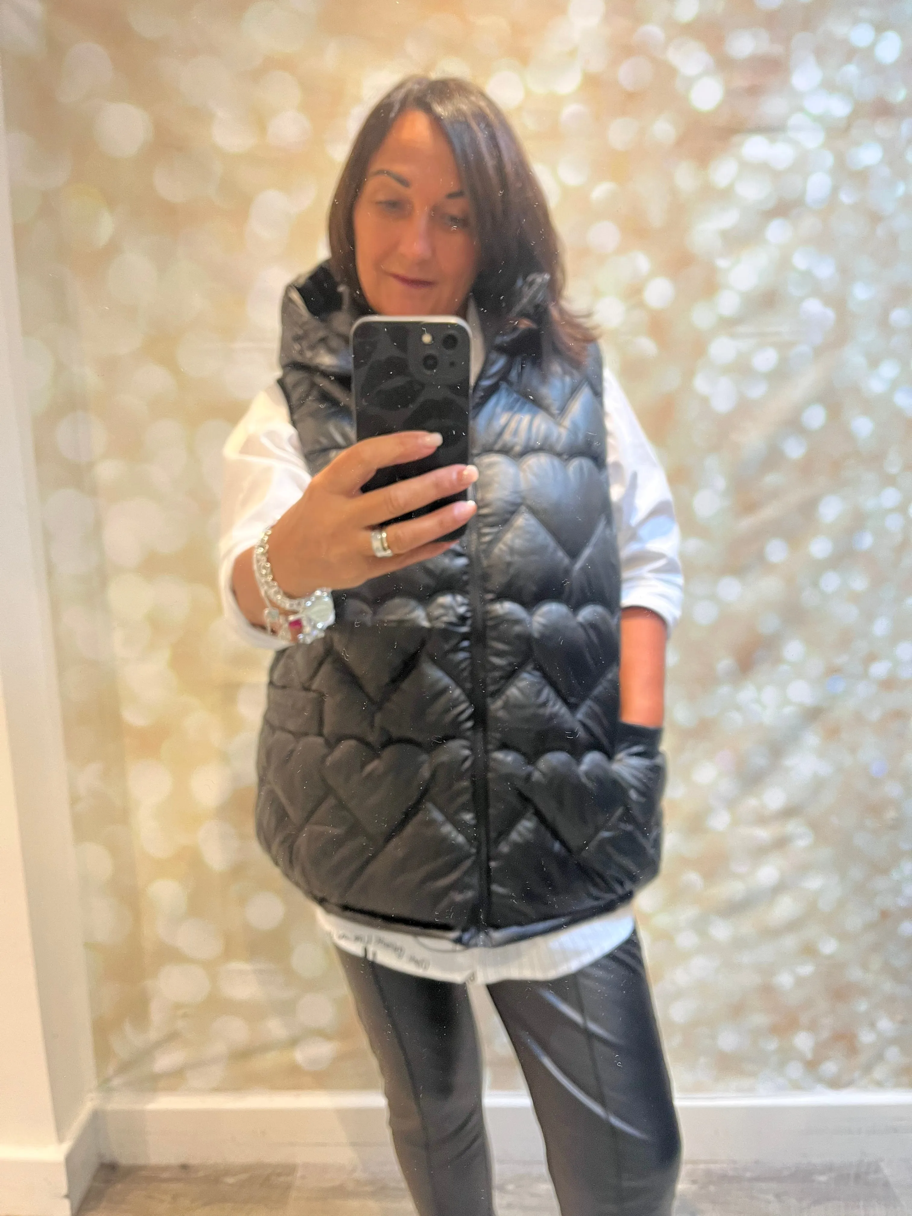 Short quilted metallic gilet